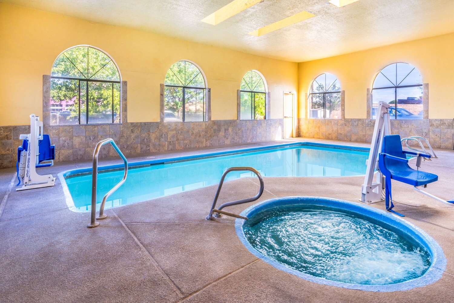 Days Inn by Wyndham Los Lunas 16/33