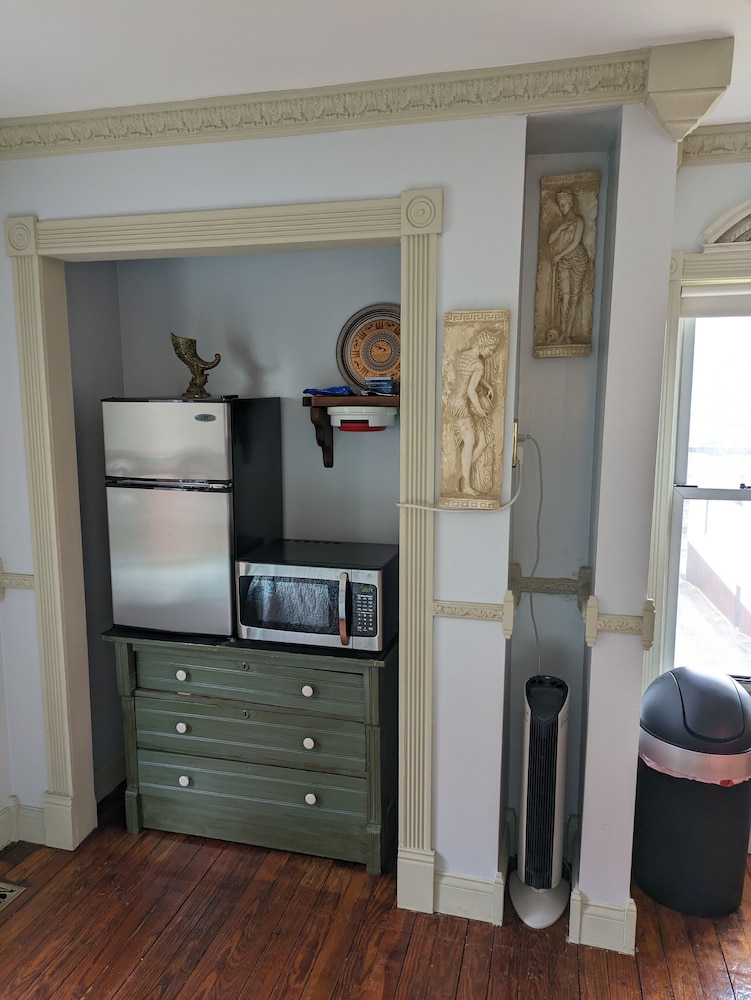 The Old Parsonage Bed and Breakfast 13/64