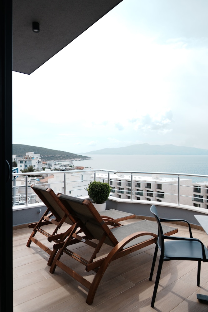 Blue Sky Hotel 43/46
