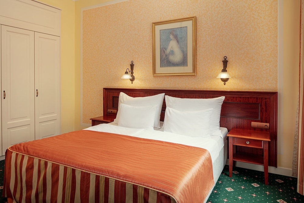 COMFORT, DOUBLE BED, BALCONY