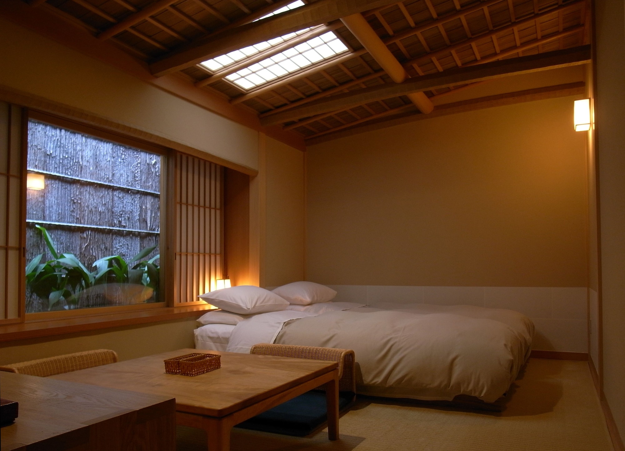 ROOM, TWIN BEDS, SHARED BATHROOM, SMALL