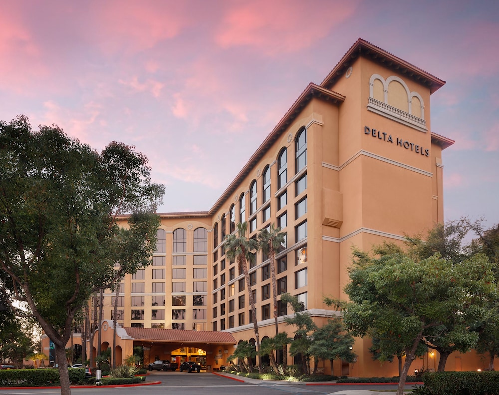Delta Hotels Anaheim Garden Grove 1/41