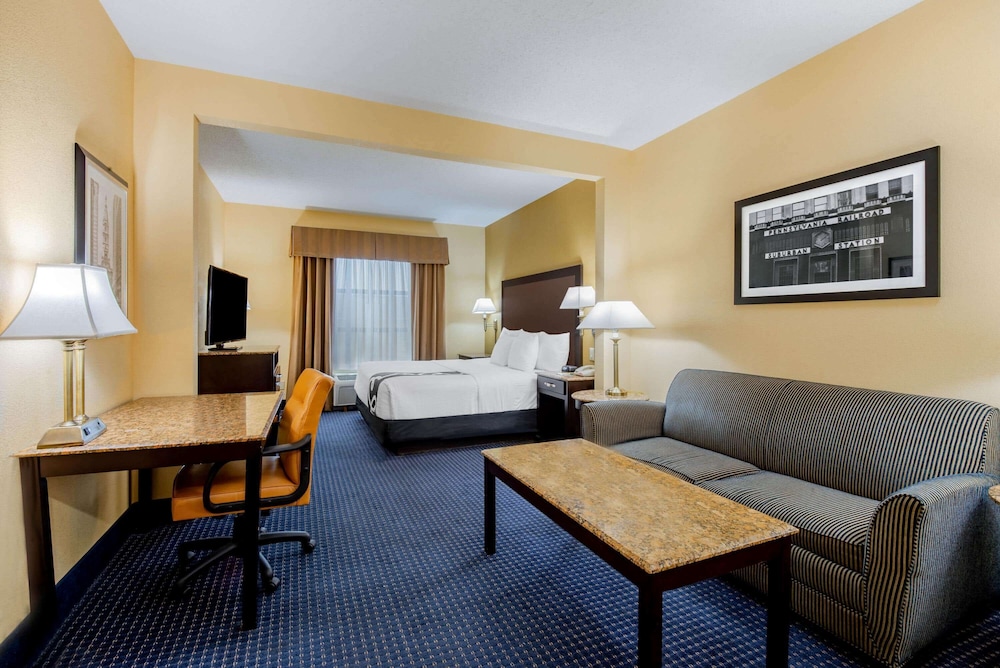 La Quinta Inn And Suites by Wyndham Mt. Laurel - Philadelphia 44/62