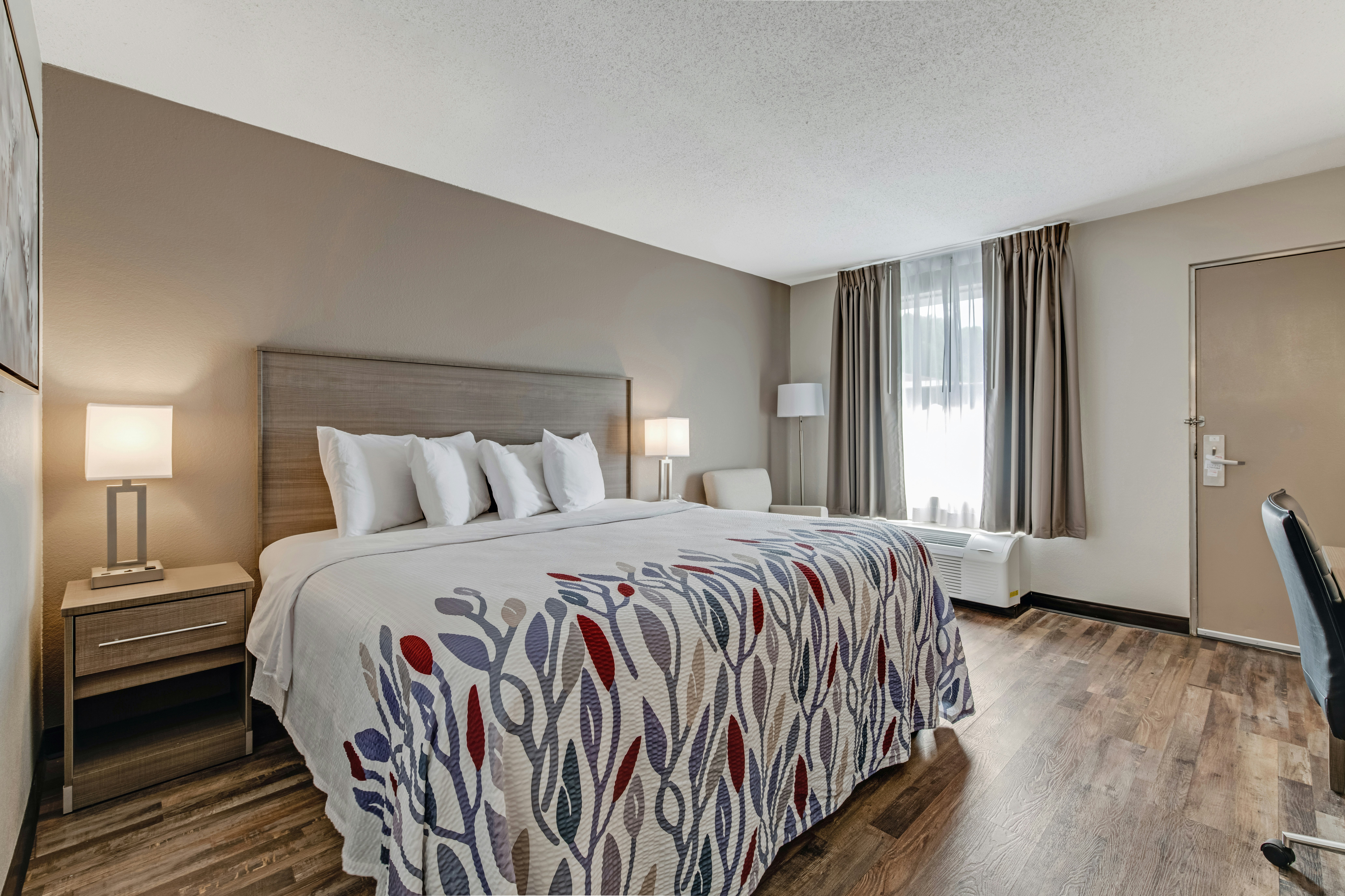 Deluxe, King Bed, Accessible