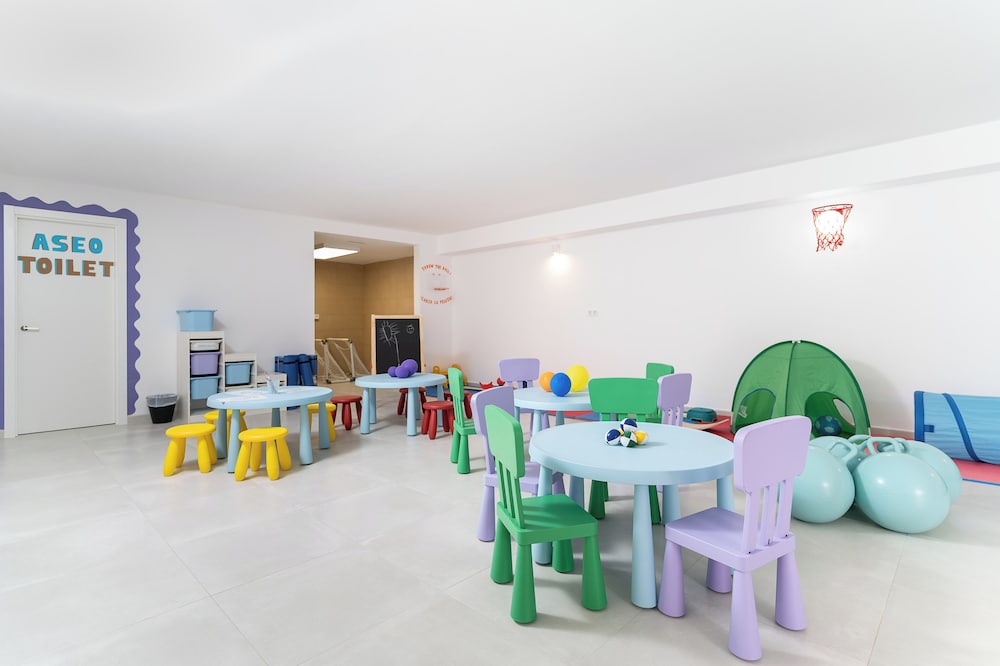 Arena Castillo Hotel 36/48
