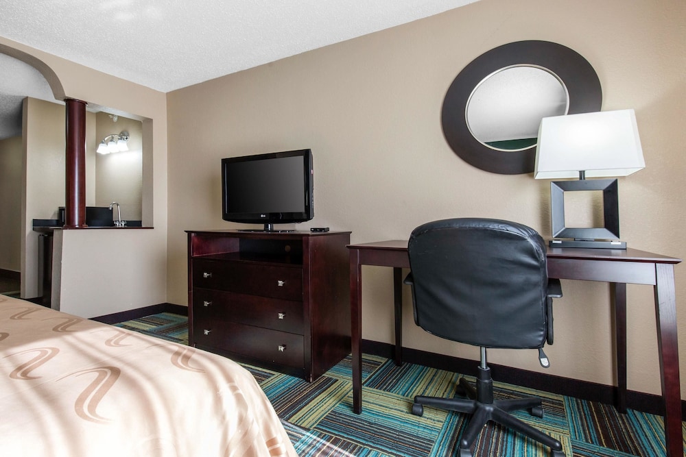 Quality Inn & Suites Arnold St Louis 29/29