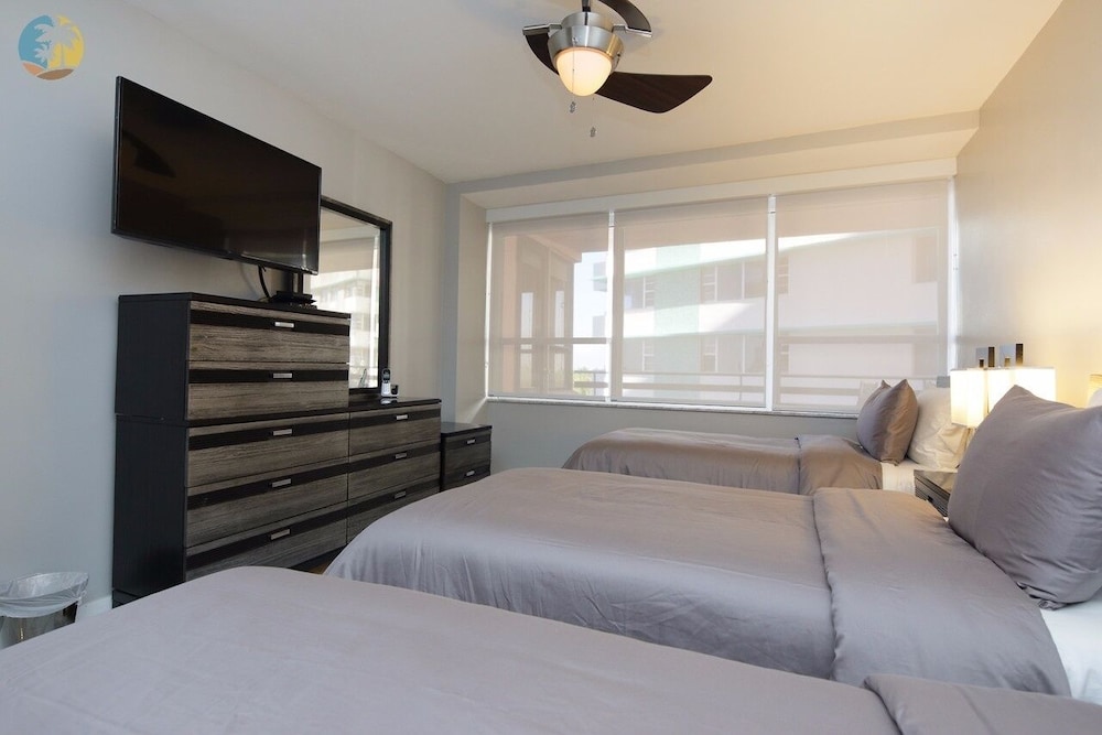 The Alexander All Suite Oceanfront Resort 22/50