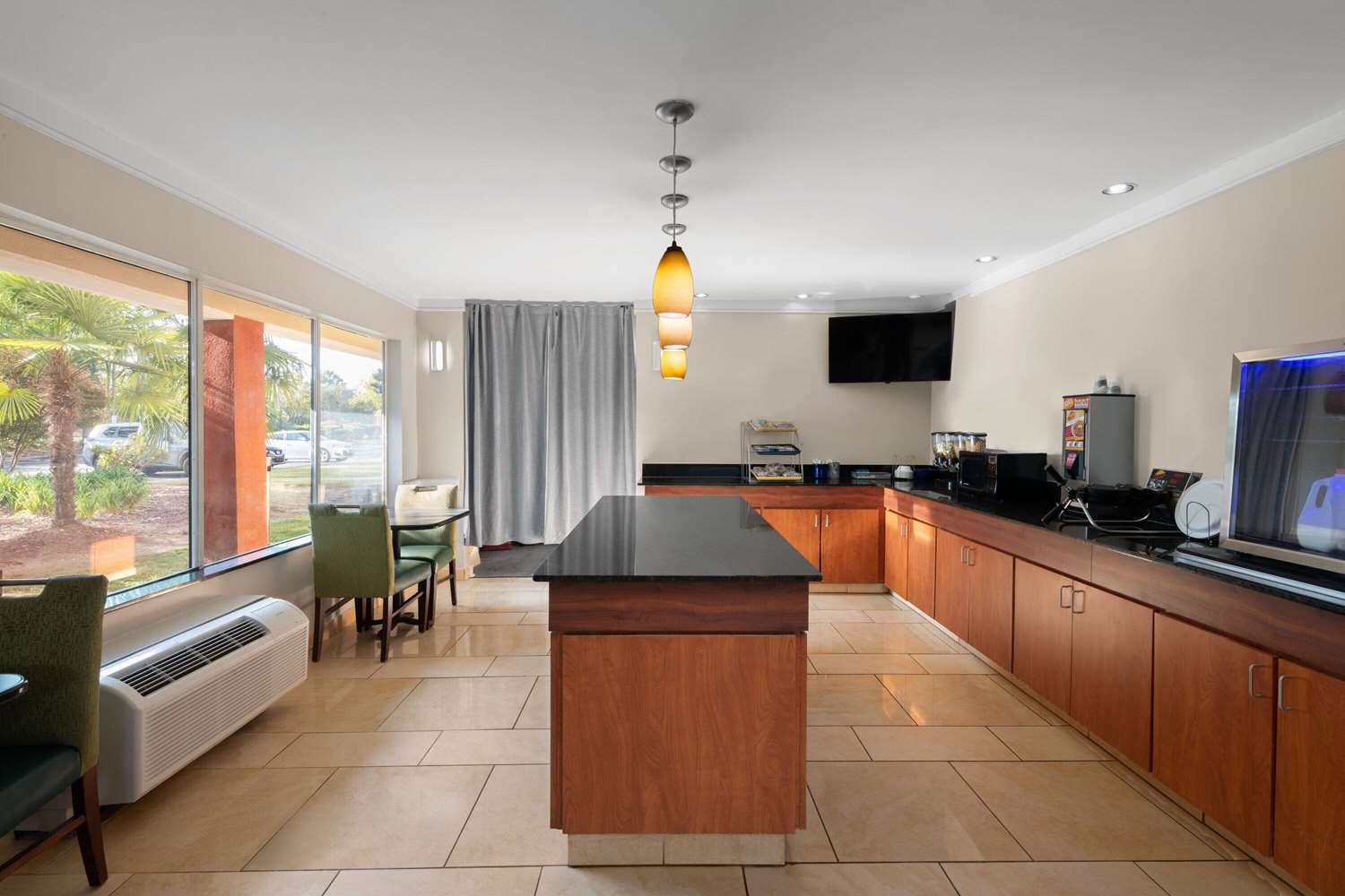 Days Inn by Wyndham Florence Near Civic Center 34/47