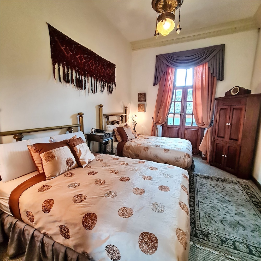 DELUXE, QUADRUPLE, MULTIPLE BEDS, CITY VIEW