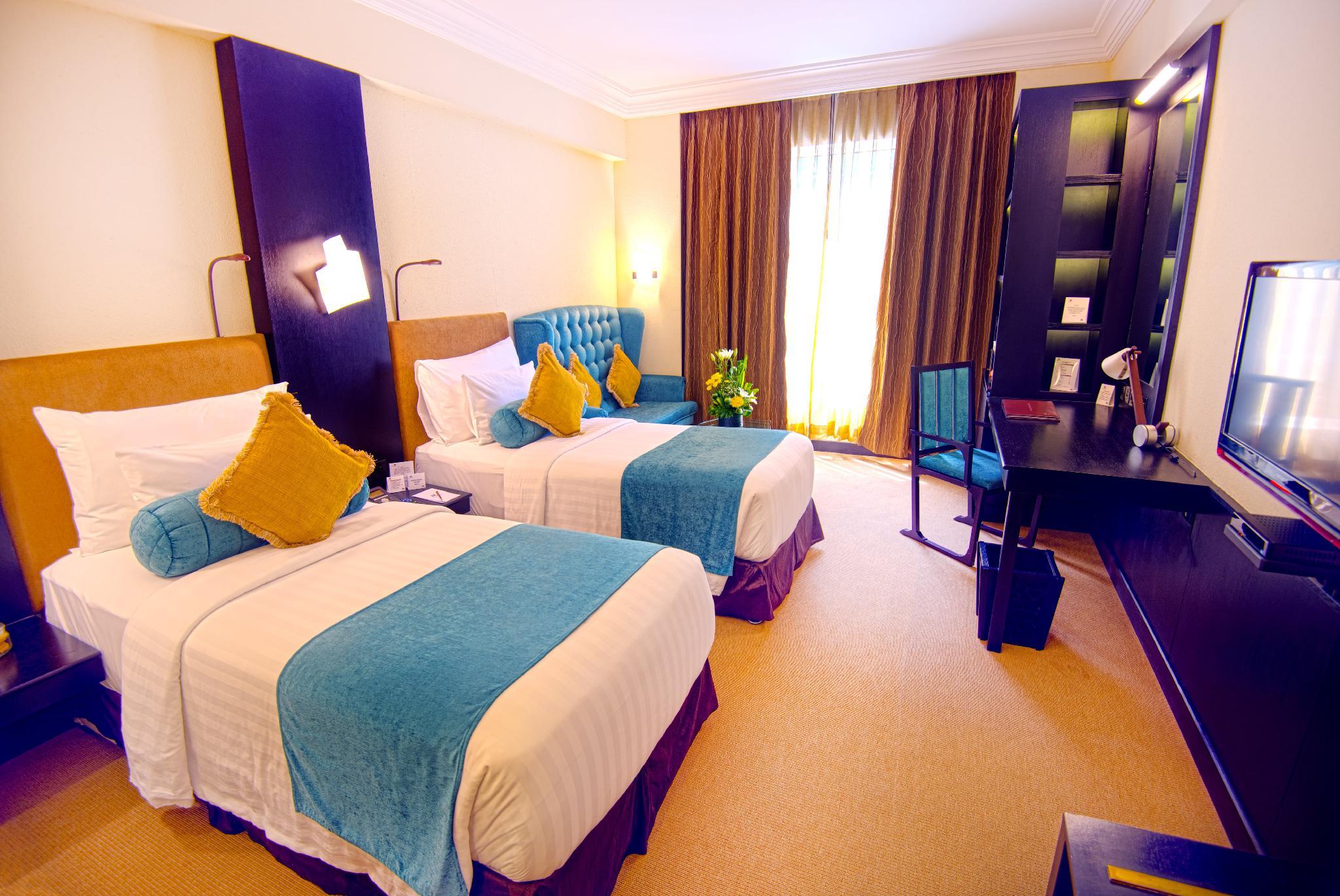 DELUXE, TWIN BEDS