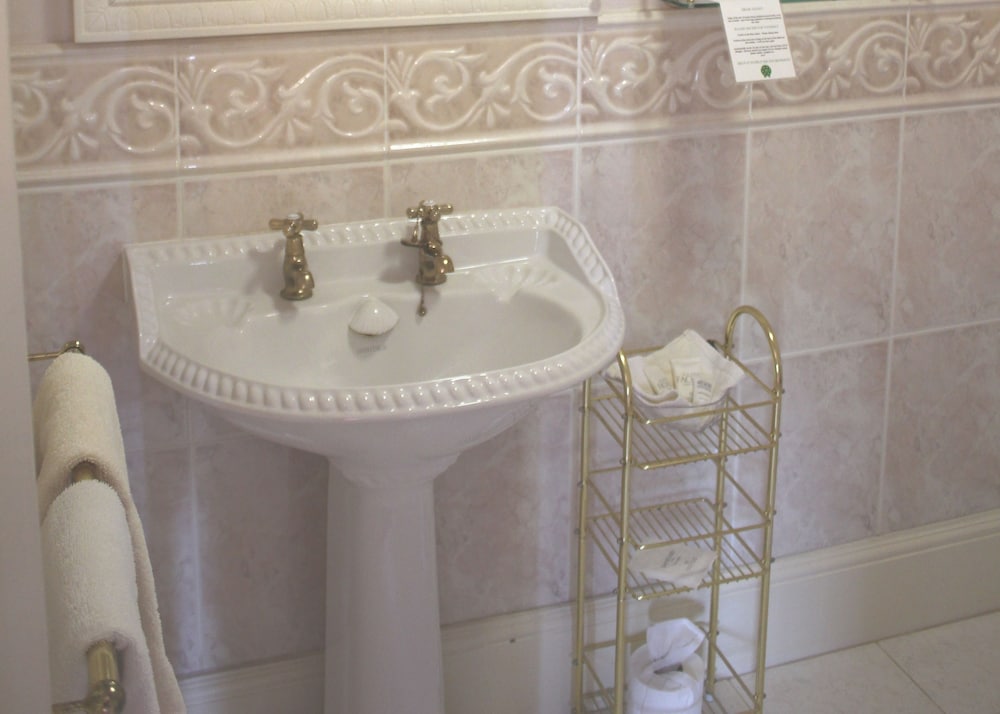 Four Poster, King Bed, Jetted Tub