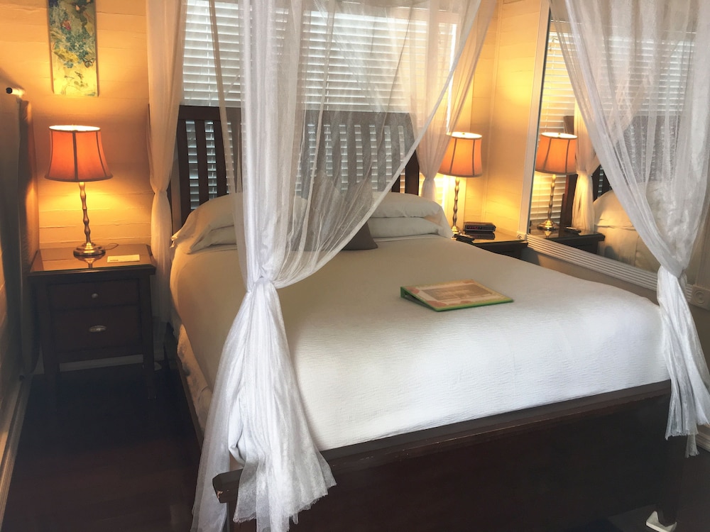 Avalon Bed & Breakfast 16/55