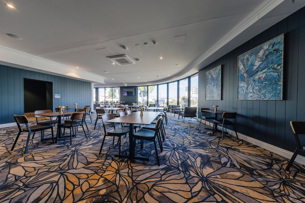 KINGSFORD SMITH MOTEL 37/44