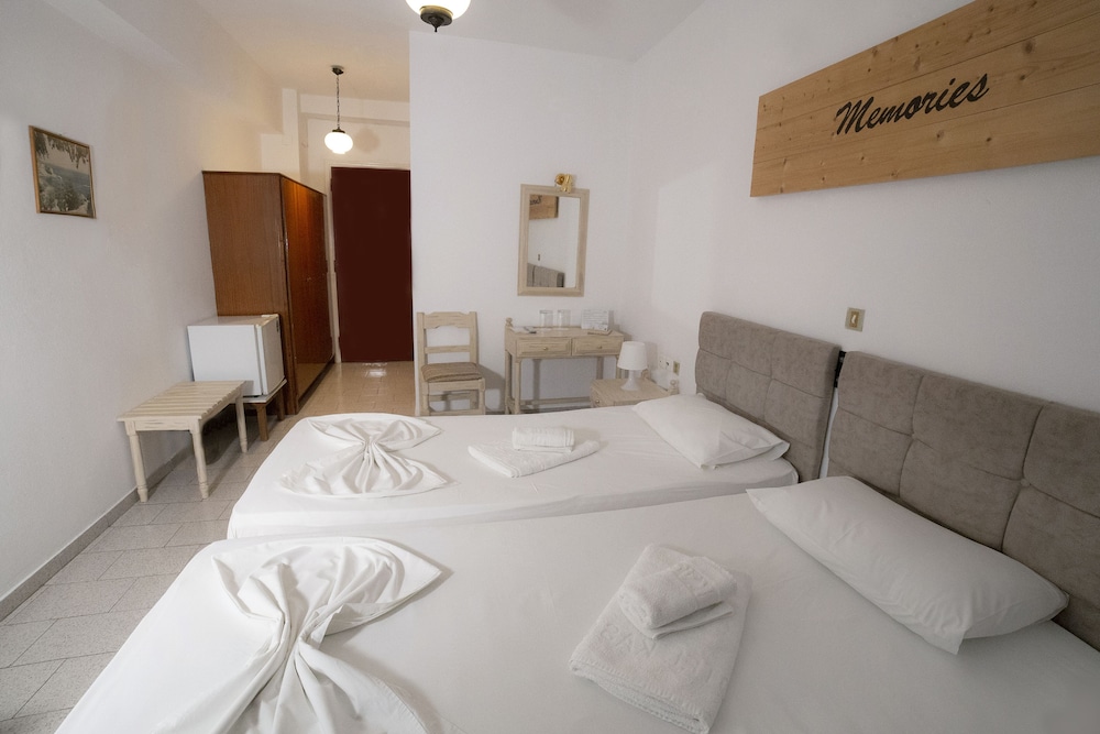 Kastro Hotel 12/100