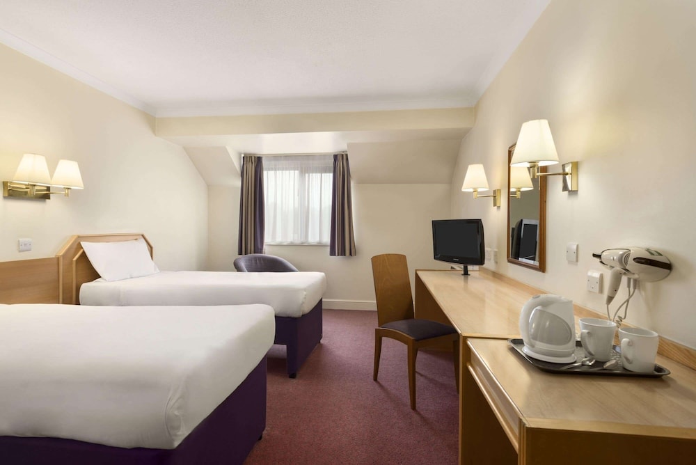 Super 8 by Wyndham Chester East 8/29