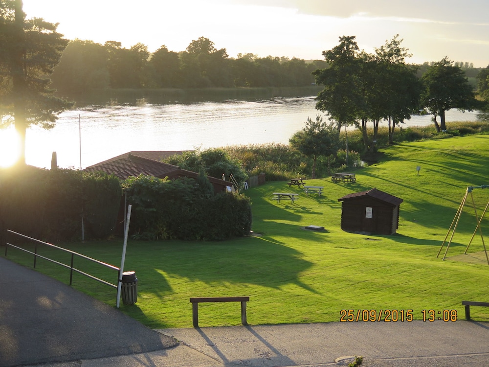 Gosfield Lake Resort 16/50
