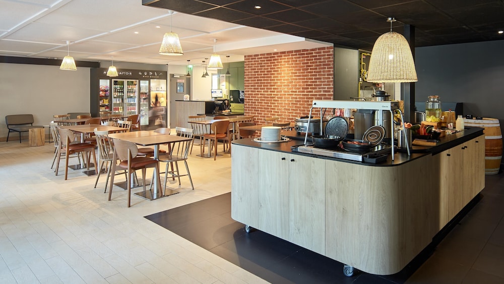 restaurant cafeteria