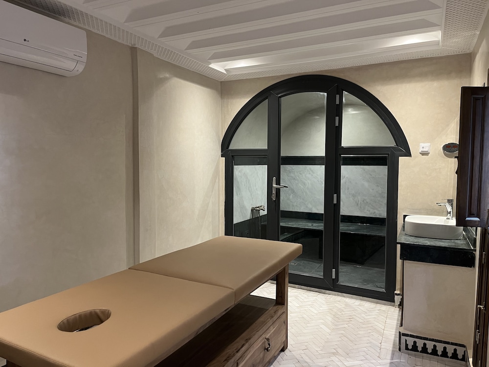 Riad L Etoile D Orient 47/75