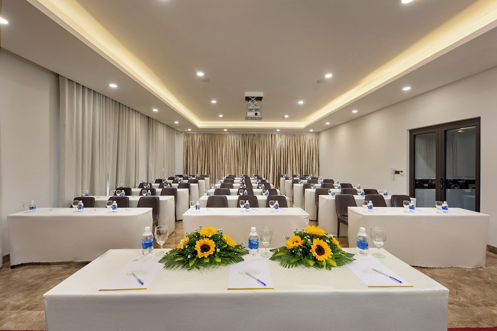 Golden Lotus Hotel Da Nang 43/50