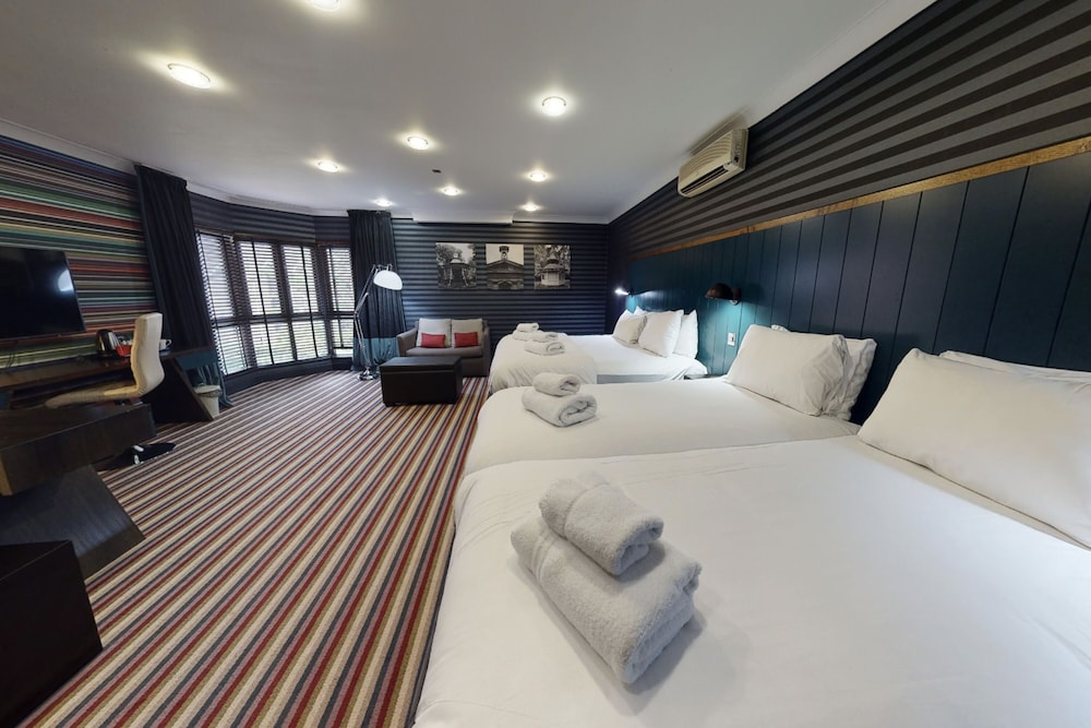Village Hotel Swindon 48/73