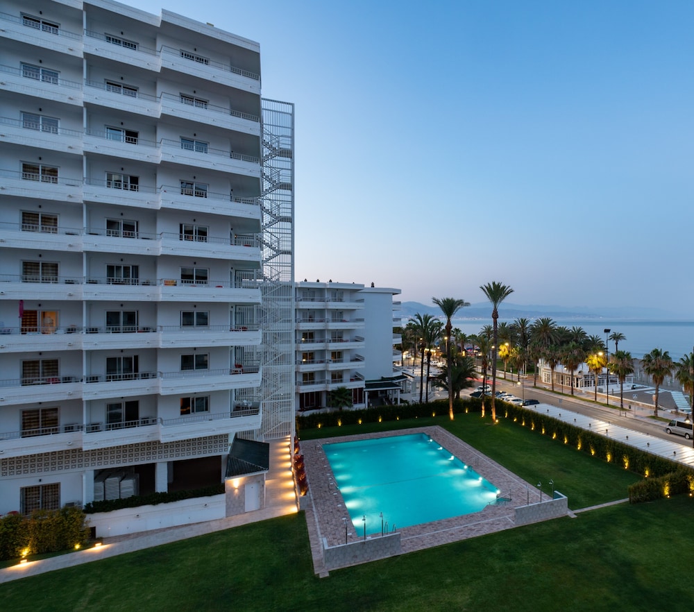 Hotel Apartamentos Bajondillo in TORREMOLINOS