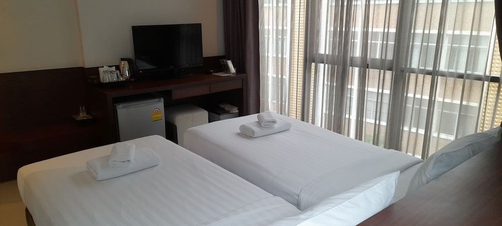 Collection O The Bangkok Airport Link Suite 26/56