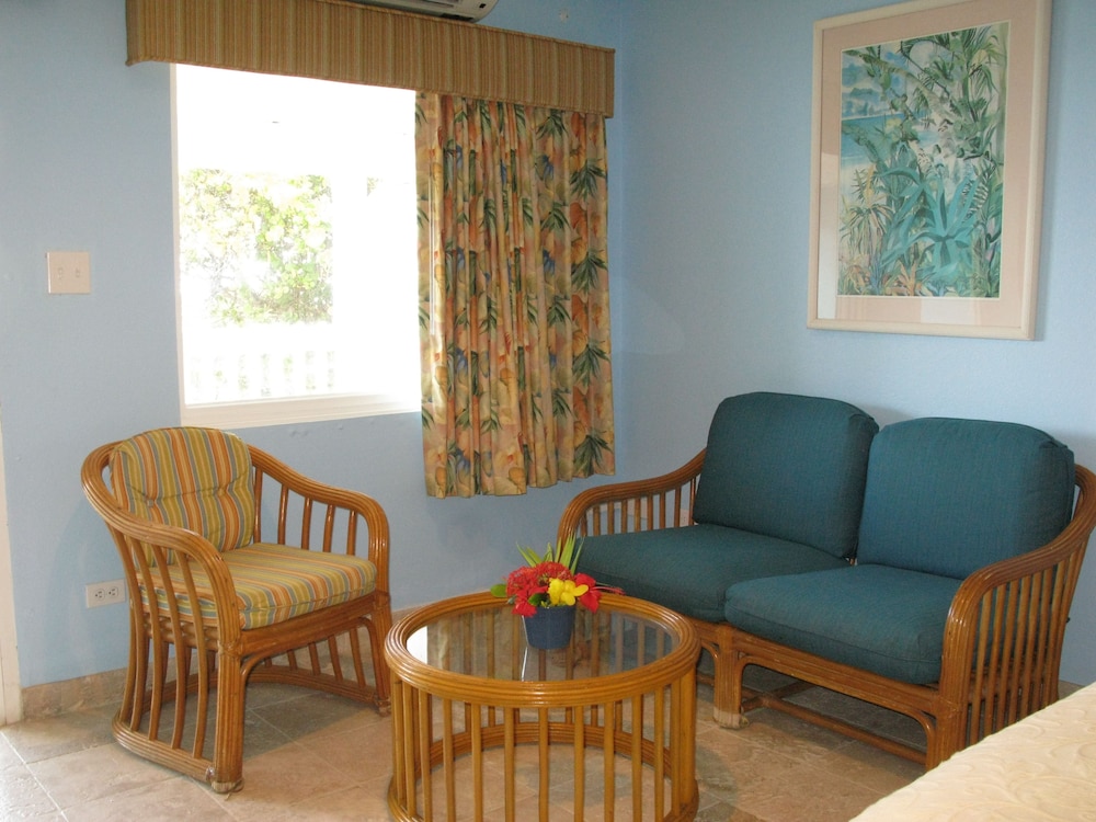 Tamarind Reef Resort Spa & Marina 24/50