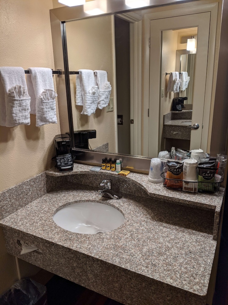Best Western Plus Butte Plaza Inn 17/59