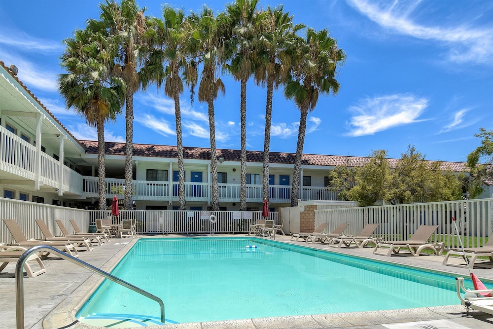 Motel6 Pomona, CA - Los Angeles 23/36