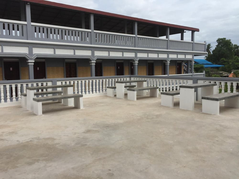 Botoum Hostel 1/33