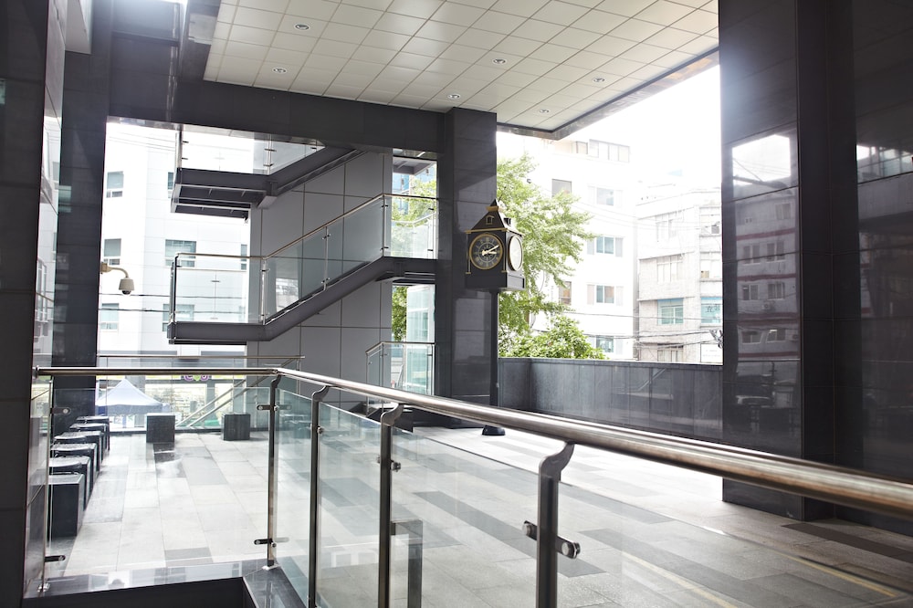 Rainbow Hotel Myeongdong 41/54