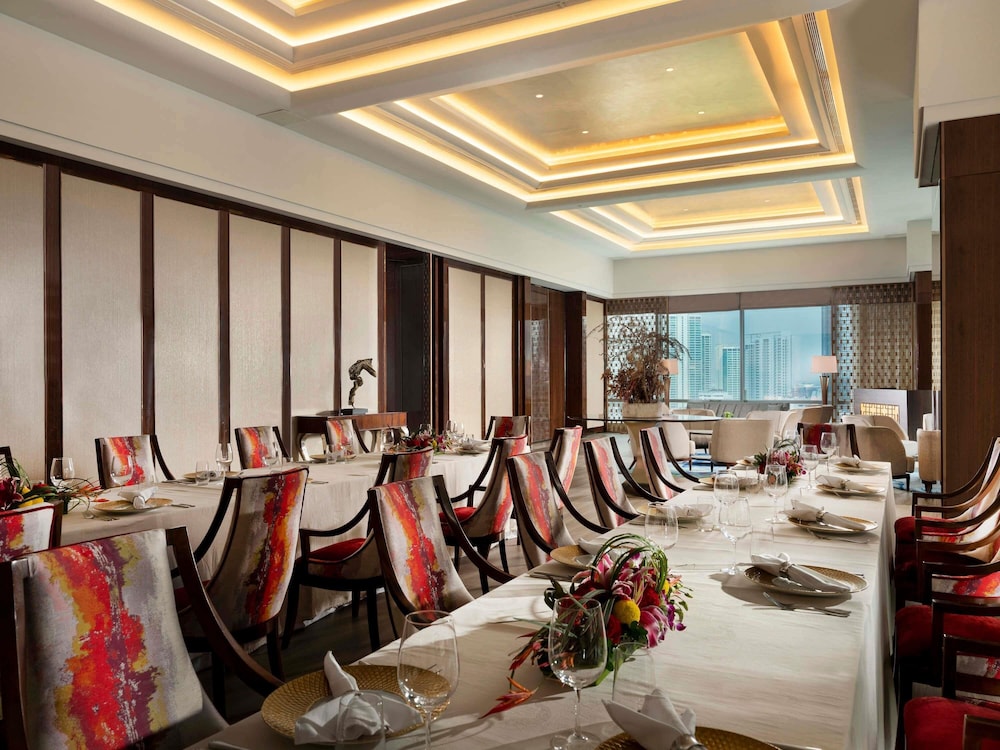 RAFFLES JAKARTA 28/50