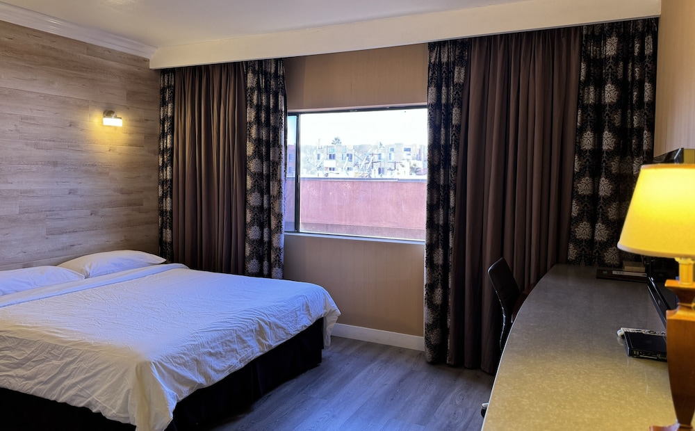 Garden Suite Hotel 29/56