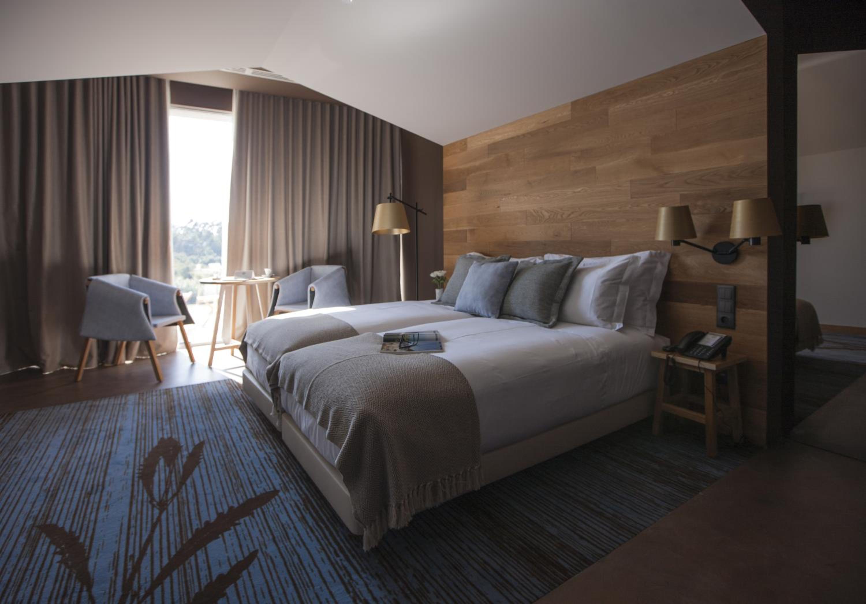 Deluxe, Twin Beds, Balcony