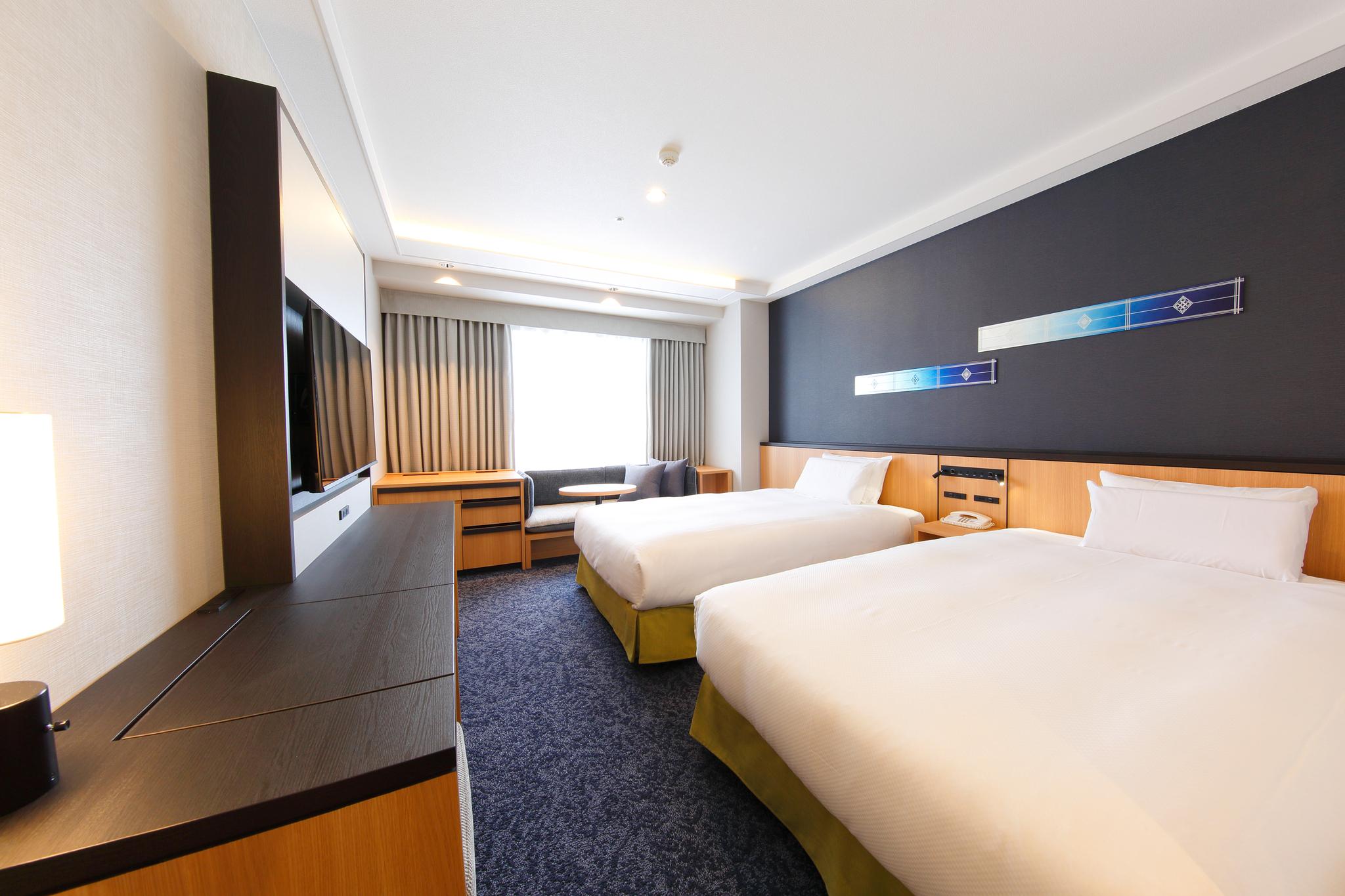 Renovated, Deluxe, Twin Beds, with Extra Bed