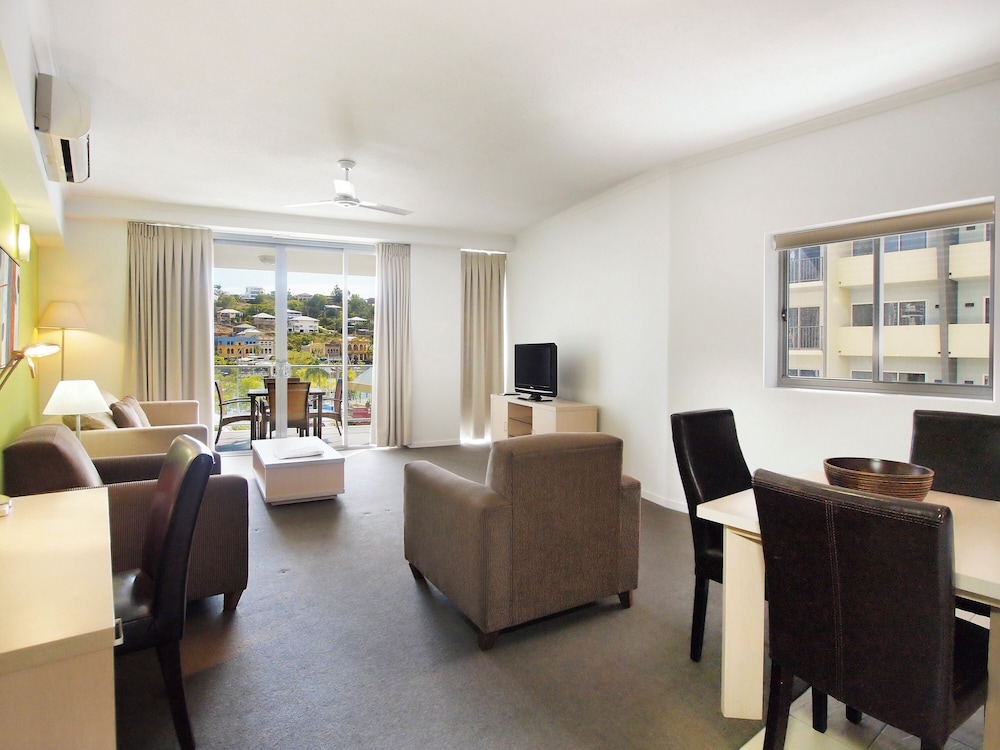 Oaks Townsville Gateway Suites 38/70