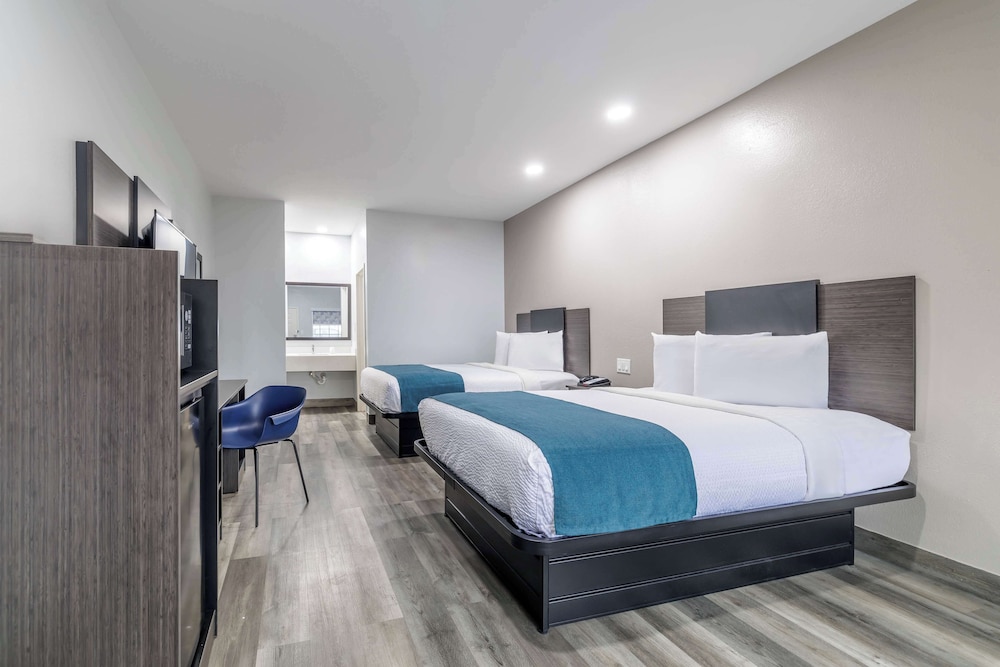 Room at Studio6 Suites Brenham, TX, BRENHAM - TX