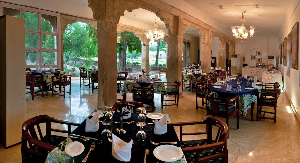 Neemrana's - Deo Bagh 34/48