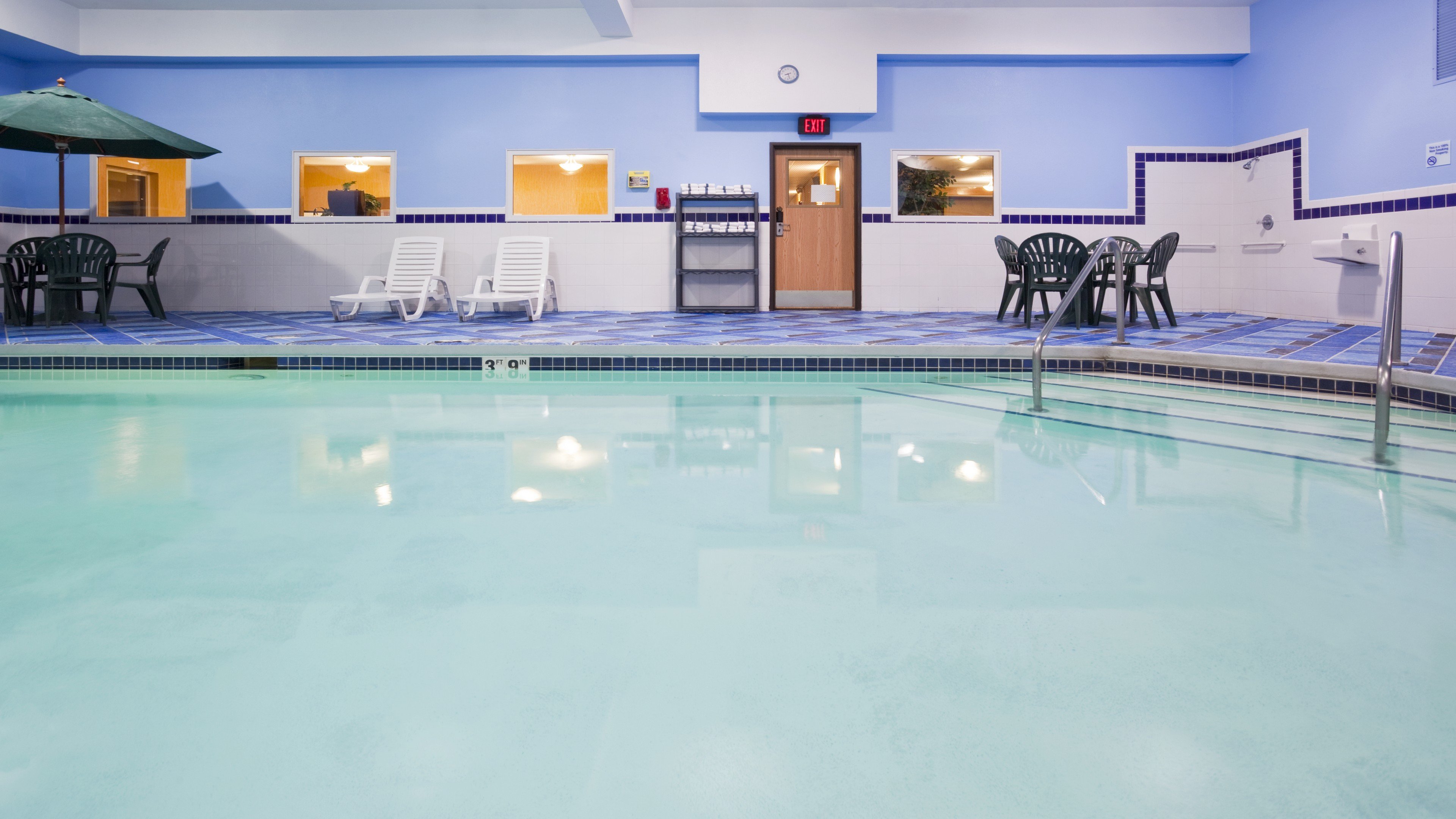 Holiday Inn Express Deforest Madison Area, an IHG Hotel 37/65