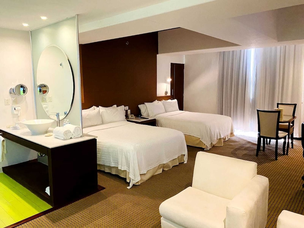 غرفة قياسية بسريرين مزدوجين مع أريكة، BelAir Business Salamanca 4/5