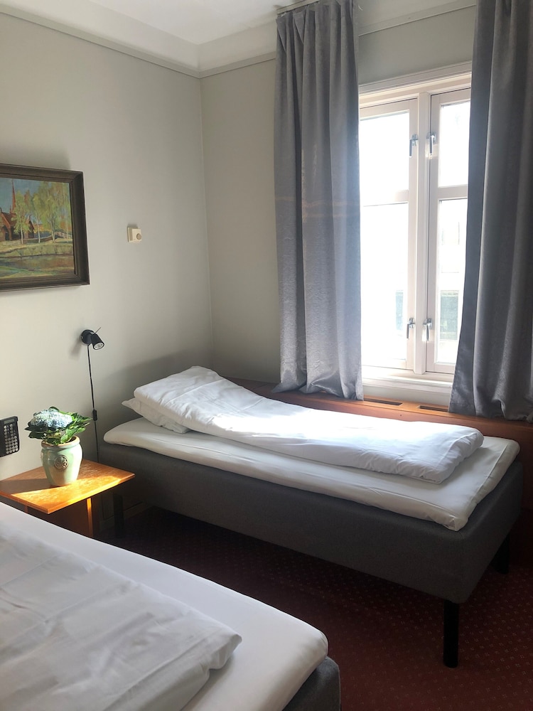 First Hotel Breiseth 25/84