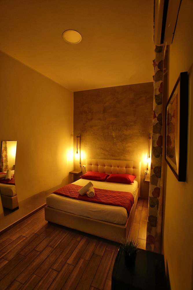 Napoli City Rooms 37/49