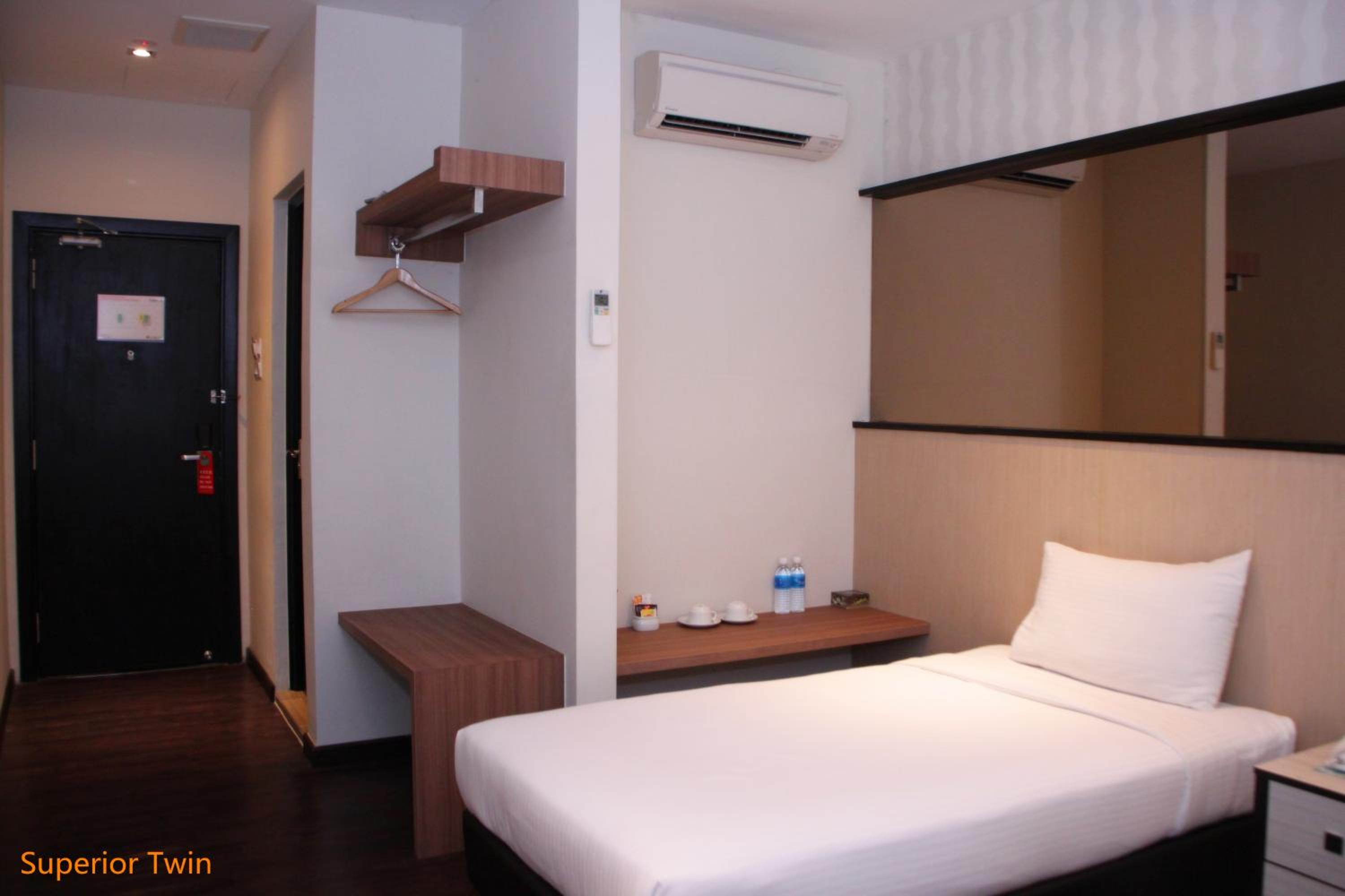 Superior, Twin Beds