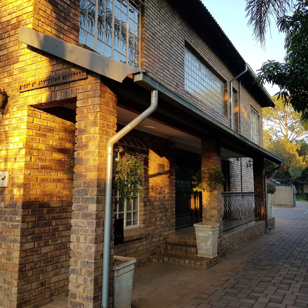 Falling Feather Inn 3/49