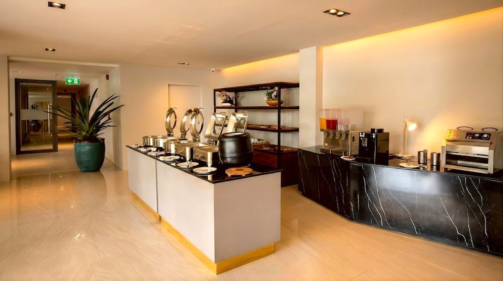 Beehive Boutique Hotel Phuket 7/50