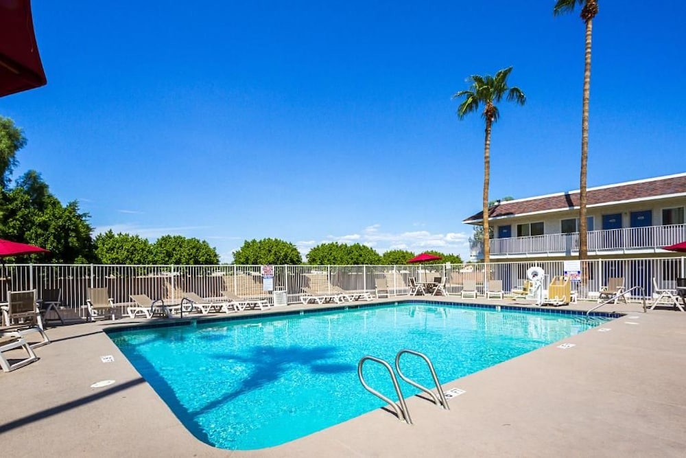 Motel6 Mesa, AZ - North 12/53