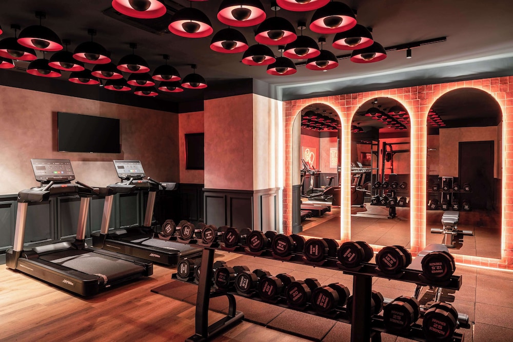 Radisson RED Madrid (ex. Paseo del Arte) 38/70