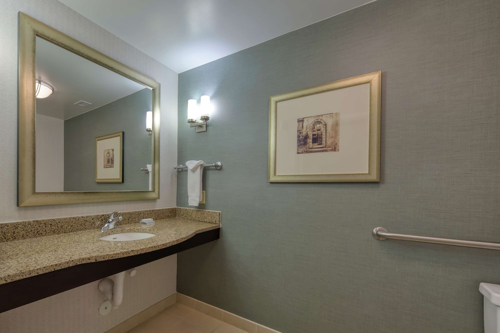 Hilton Garden Inn Durham Southpoint, NC 30/61