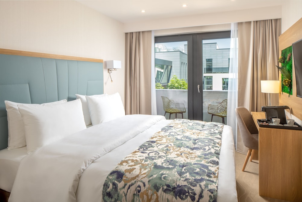 Standard, King Bed