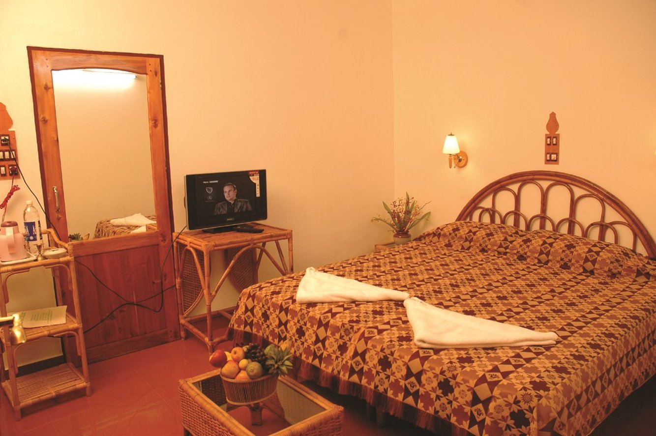 Beach and Lake Ayurvedic Resort 2/3